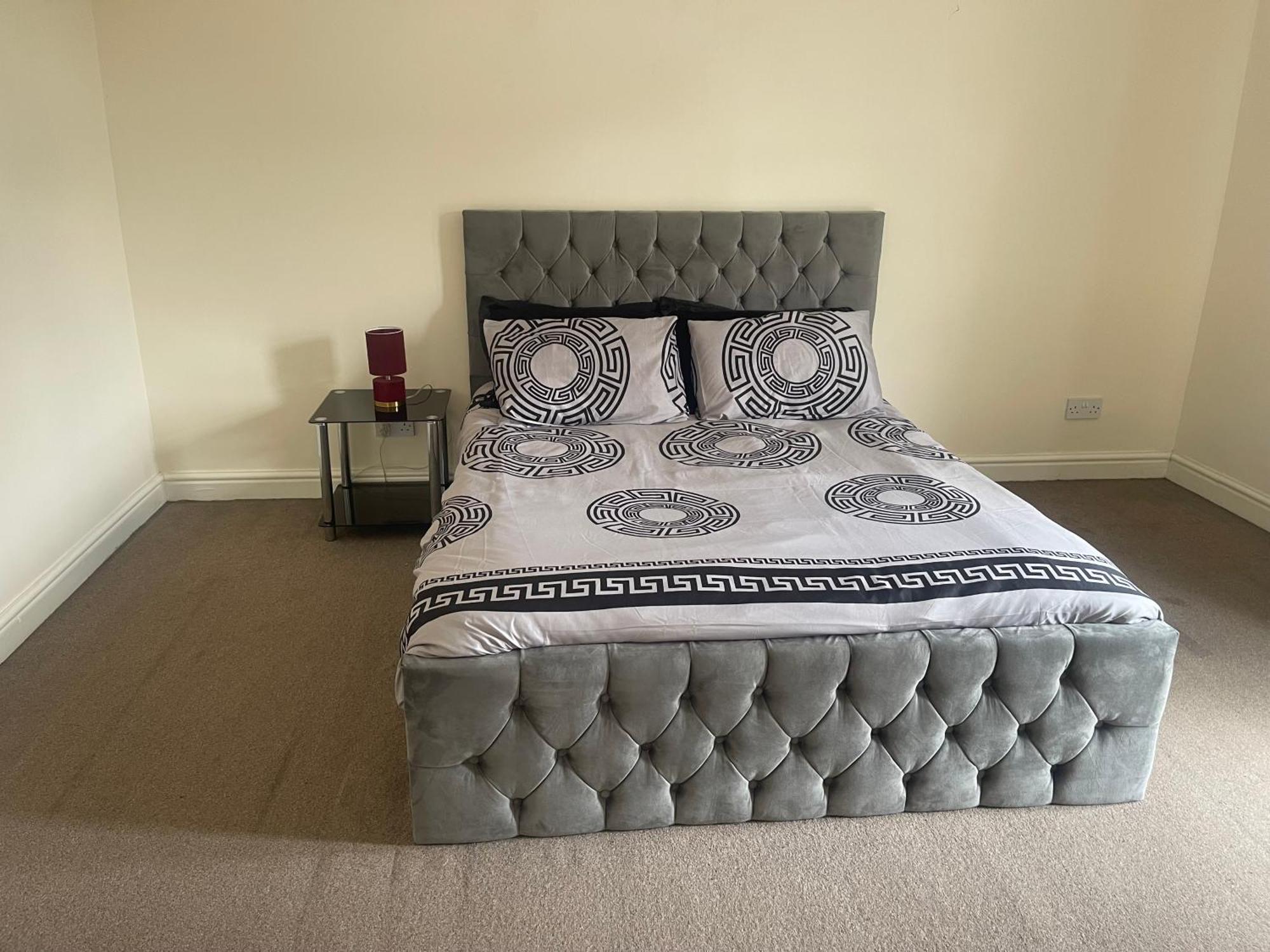 Luxestay Rooms - Old Trafford Манчестър Екстериор снимка