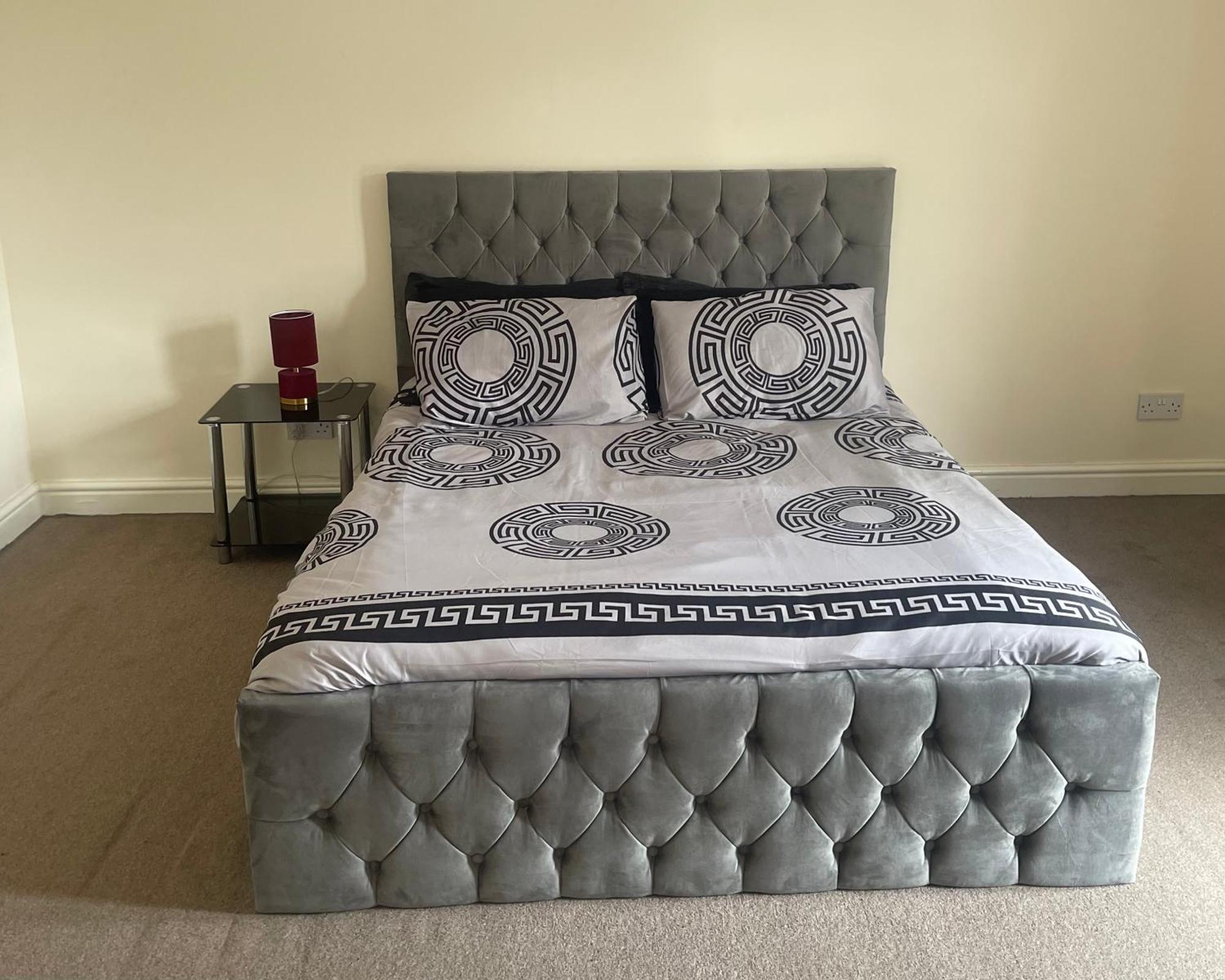 Luxestay Rooms - Old Trafford Манчестър Екстериор снимка